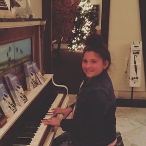 Meet your Posher, Gia